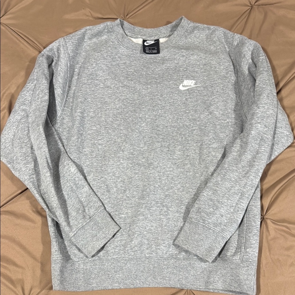 Nike Gray Crewneck Sweater Classic Athletic Style